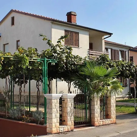 With A Parking Space - 7109 Umag